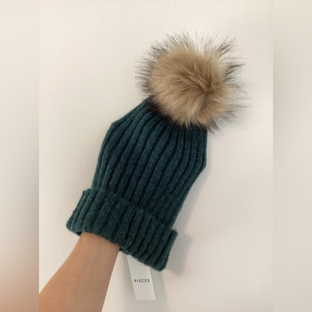 NWT Pieces knit stocking cap with fur ball emerald green one size